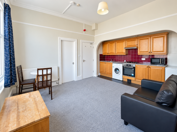 Living room / kitchen