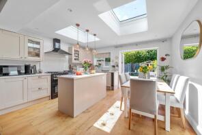 6, Old School Mews, Weybridge KT13 9PW