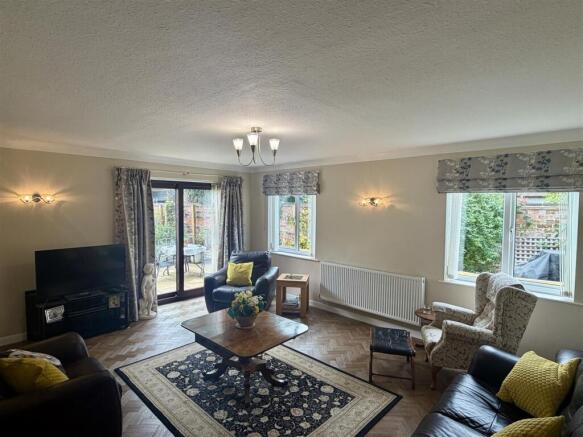 Sitting room.JPEG