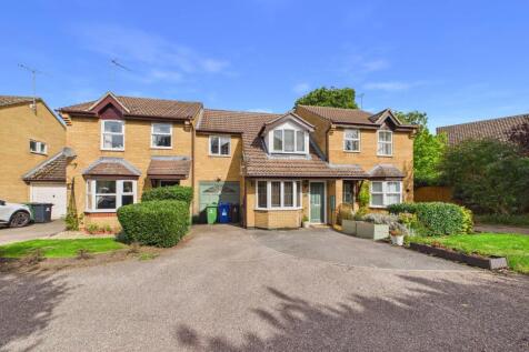 Acorn Way, Silverstone, NN12