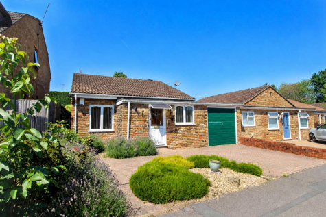Cranmer Close, Tilehurst, Reading