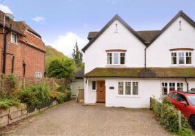 Woodside Cottage, Bowlhead Green Road, Brook, Godalming GU8 5UW