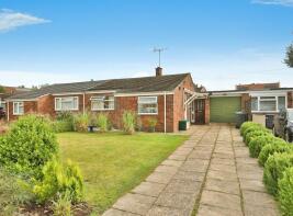 17, Halls Drive, Dereham NR20 4EJ