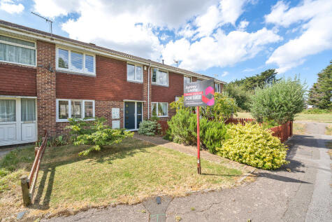 Blackthorn Gardens, Worle - SUPERB 3 BEDROOM HOME