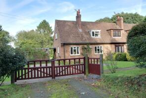 2, Berry Meadow Cottages, Back Lane, Fareham PO17 6EQ