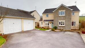 8, Badgers Brook Drive, Cowbridge CF71 7TX