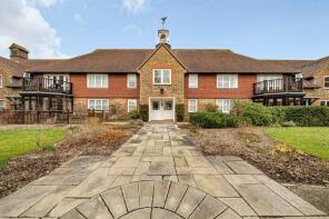 14, Bluecoat Pond, Horsham RH13 0NW