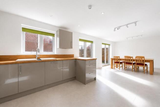 Reeves Drive - dining room.jpg