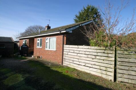 Whixley Gatehouse, near to Whixley village, between Knaresborough and York, North Yorkshire YO26 8ED