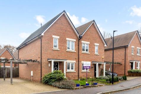 Beacon Crescent, Burgess Hill, RH15