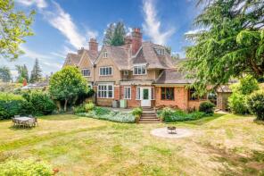 Middlestead, Green Trees, Peppard Common, Henley-on-thames RG9 5EN