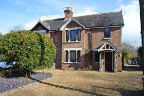 2, Jessamine Cottages, Furzehill, Wimborne BH21 4HQ