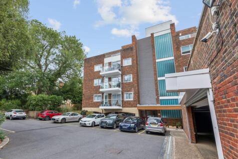 Oak Lodge Close, Stanmore, HA7