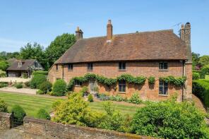 Baigens, Winchester Road, Chawton, Alton GU34 1SL