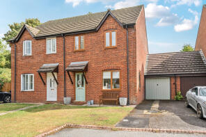 10, St Georges Close, Marlborough SN8 1TG