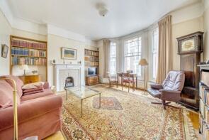 Flat 30, Russell Chambers, Bury Place, London WC1A 2JX