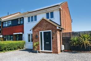 6, Birchwood, Newcome Road, Radlett WD7 9ET