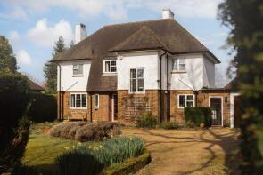 Greenmead, Chalk Lane, Ashtead KT21 1DJ
