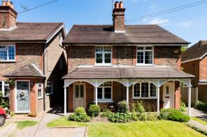 3, Holly Cottages, Handcross Road, Haywards Heath RH17 6EF