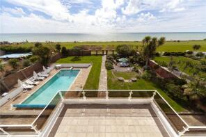 7 Sea Lodge, Coastal Road, Littlehampton BN16 1SJ