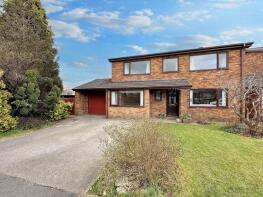9, Meadow Park, Preston PR3 1TA
