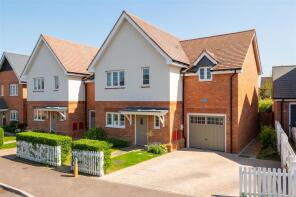 23, Saxon Rise, Hitchin SG5 3FA
