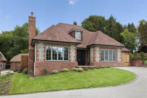 3, Farndon Close, Chiddingfold, Godalming GU8 4EN