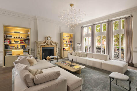 Kensington Court, Kensington, W8