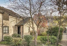 4, Peakes Court, Cambridge CB23 7GX