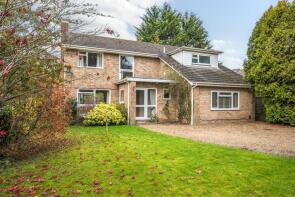 122, Oak Hill, Wood Street Village GU3 3ES