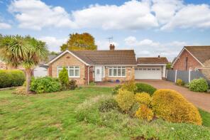 51, Cherry Trees, Longfield DA3 8DS