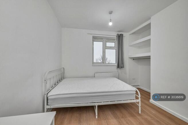 Room 4 - Available
