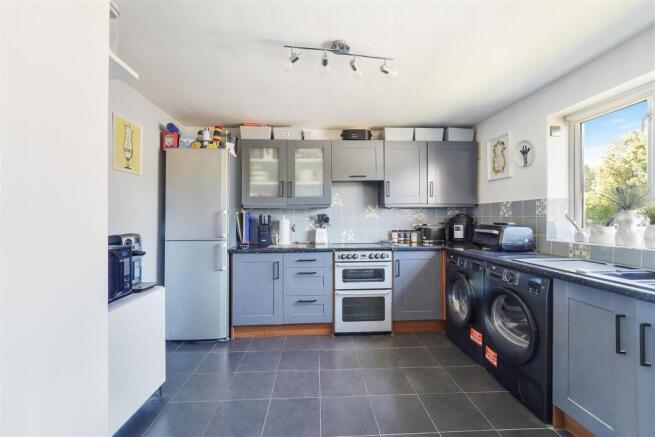 TONBRIDGE CLOSE, 19  (6).jpg