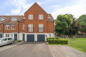44, Collard Close, Kenley CR8 5GF