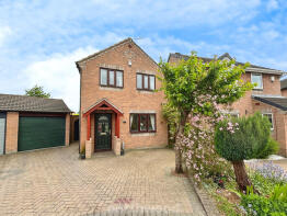 19, St Lukes Close, Dunsville, Doncaster DN7 4PA