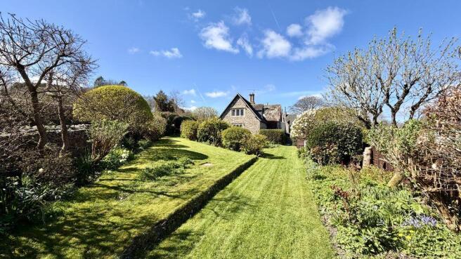 Side Aspect & Garden