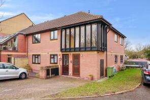 32, Woodley Headland, Peartree Bridge, Milton Keynes MK6 3PA