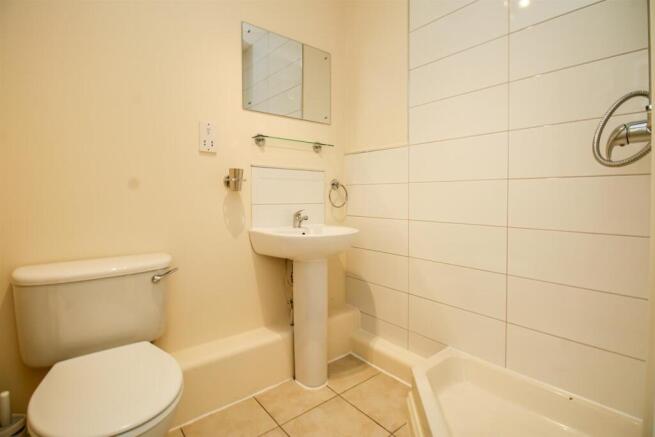 EN SUITE SHOWER ROOM/W.C.
