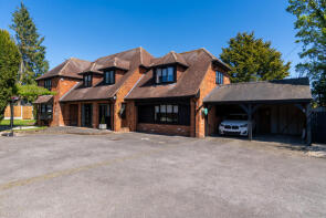 Boundary House, Chelmsford Road, Dunmow CM6 1RF