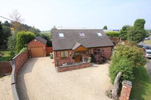 Holly Lodge, Mustow Green, Kidderminster DY10 4LE