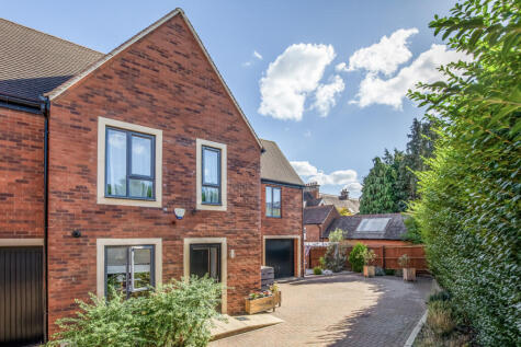 Hall Lane, Kettering, NN15