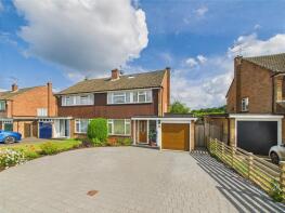 19, Meadow Walk, High Wycombe HP10 8DG