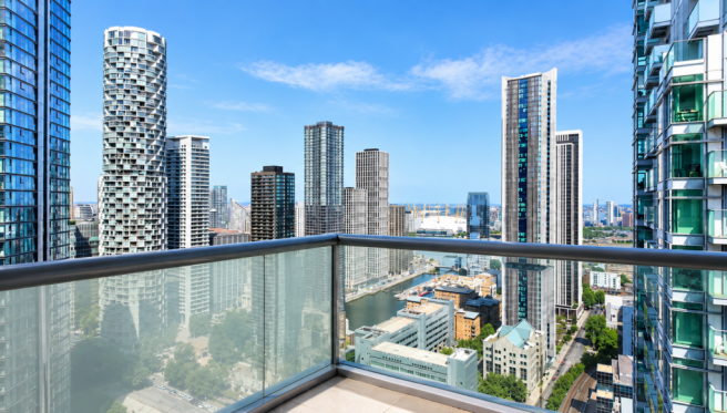 Exceptional 35th Floor Residence with Panoramic L