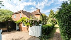 Dairy Cottage, Burchetts Green Road, Burchetts Green, Maidenhead SL6 6QZ