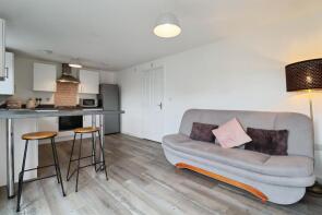 42, Clos Y Rheilffordd, Barry CF62 5BX
