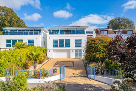 Brownsea View Avenue, Lilliput, Poole, Dorset, BH14
