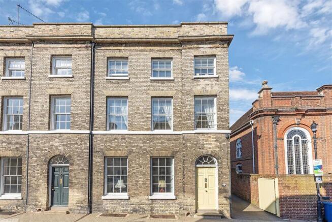 15 Churchgate Street ph03.jpg
