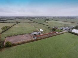 Box Bush Stables, Box Bush Lane, Hewish, Rolstone BS24 6UA
