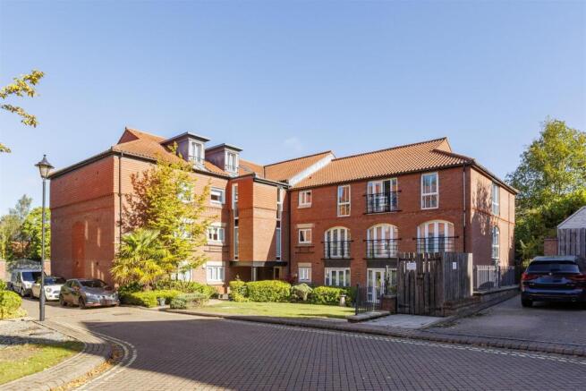 Flat_5_Masters_House_1.jpg