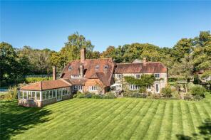 Hoeland House, Bury Road, Watersfield, Bury RH20 1NJ
